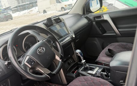 Toyota Land Cruiser Prado 150 рестайлинг 2, 2010 год, 2 700 000 рублей, 10 фотография