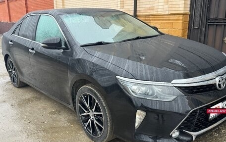 Toyota Camry, 2017 год, 1 570 000 рублей, 3 фотография
