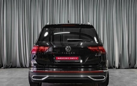 Volkswagen Tiguan II, 2021 год, 4 179 000 рублей, 4 фотография