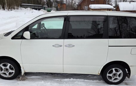 Toyota Noah III, 2006 год, 870 000 рублей, 5 фотография
