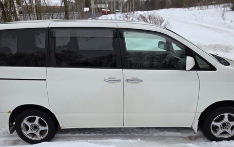 Toyota Noah III, 2006 год, 870 000 рублей, 4 фотография