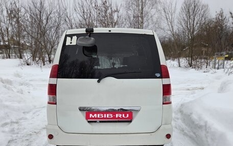 Toyota Noah III, 2006 год, 870 000 рублей, 8 фотография