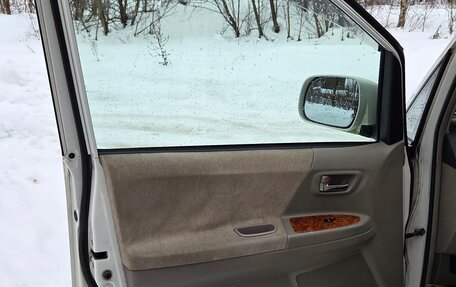 Toyota Noah III, 2006 год, 870 000 рублей, 20 фотография