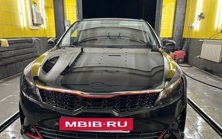 KIA Rio IV, 2021 год, 1 570 000 рублей, 2 фотография