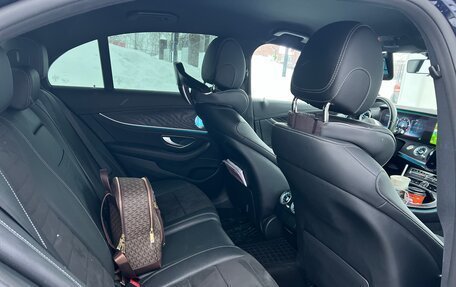 Mercedes-Benz E-Класс, 2018 год, 3 650 000 рублей, 4 фотография