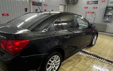 Chevrolet Cruze II, 2010 год, 550 000 рублей, 3 фотография