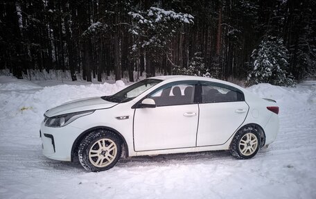 KIA Rio IV, 2017 год, 950 000 рублей, 4 фотография