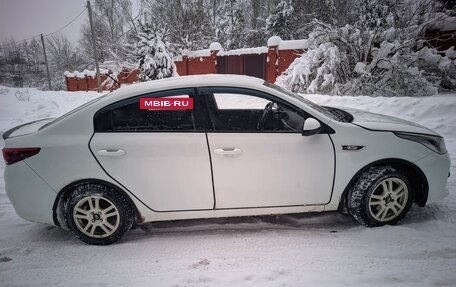 KIA Rio IV, 2017 год, 950 000 рублей, 6 фотография