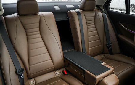 Mercedes-Benz E-Класс, 2016 год, 2 999 999 рублей, 34 фотография