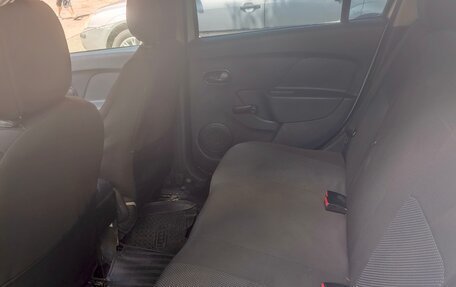 Renault Logan II, 2014 год, 450 000 рублей, 4 фотография