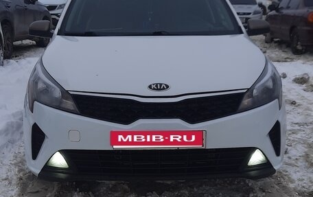 KIA Rio IV, 2018 год, 650 000 рублей, 1 фотография