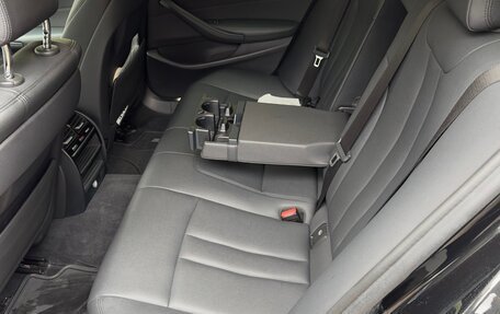 BMW 5 серия, 2019 год, 2 600 000 рублей, 14 фотография