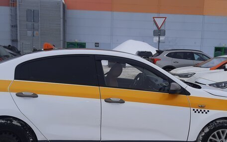 KIA Rio IV, 2018 год, 650 000 рублей, 4 фотография