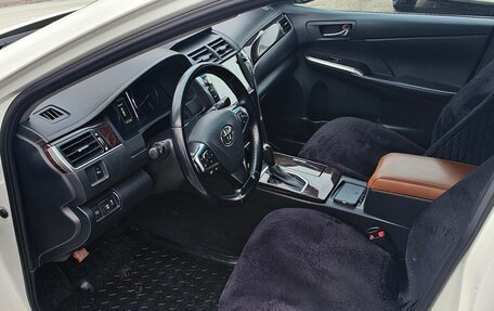 Toyota Camry, 2017 год, 1 890 000 рублей, 7 фотография