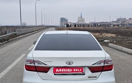 Toyota Camry, 2017 год, 1 890 000 рублей, 4 фотография