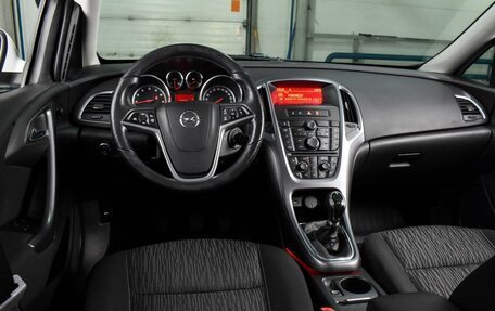 Opel Astra J, 2013 год, 1 060 000 рублей, 6 фотография