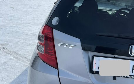 Honda Fit III, 2009 год, 690 000 рублей, 10 фотография