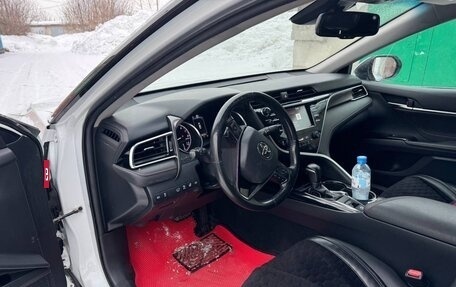 Toyota Camry, 2020 год, 2 990 000 рублей, 10 фотография