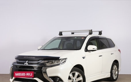 Mitsubishi Outlander III рестайлинг 3, 2015 год, 2 429 000 рублей, 4 фотография