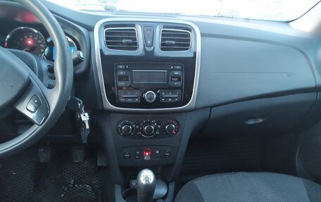 Renault Logan II, 2015 год, 690 000 рублей, 1 фотография