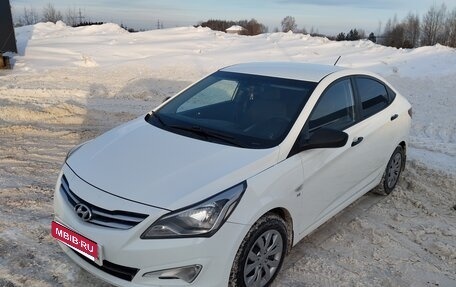 Hyundai Solaris II рестайлинг, 2015 год, 920 000 рублей, 1 фотография