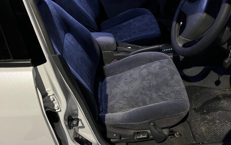 Mitsubishi Mirage VI рестайлинг, 2000 год, 420 000 рублей, 3 фотография