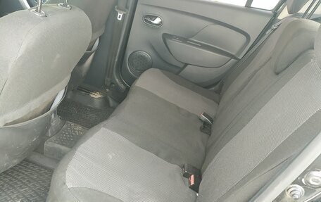 Renault Logan II, 2015 год, 690 000 рублей, 15 фотография