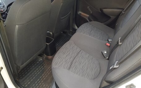 Hyundai Solaris II рестайлинг, 2015 год, 920 000 рублей, 15 фотография