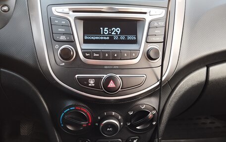 Hyundai Solaris II рестайлинг, 2015 год, 920 000 рублей, 17 фотография