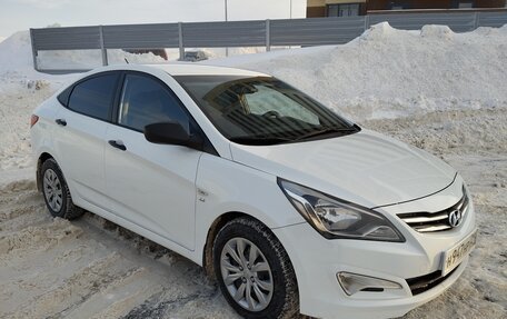 Hyundai Solaris II рестайлинг, 2015 год, 920 000 рублей, 9 фотография