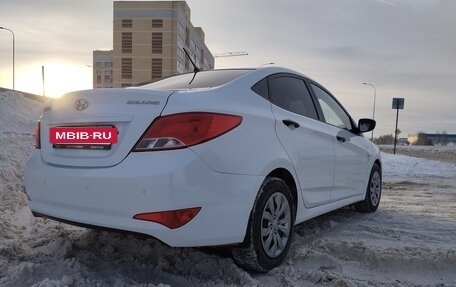 Hyundai Solaris II рестайлинг, 2015 год, 920 000 рублей, 11 фотография