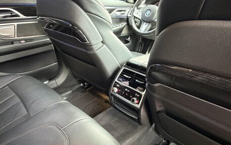 BMW 7 серия, 2019 год, 5 800 000 рублей, 19 фотография