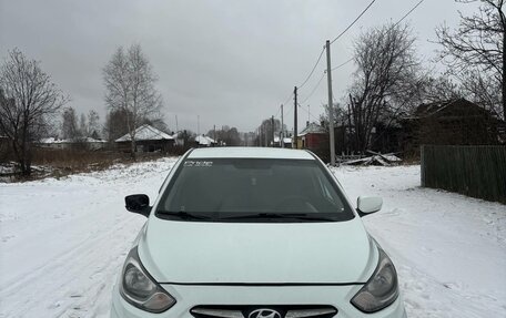 Hyundai Solaris II рестайлинг, 2012 год, 650 000 рублей, 1 фотография