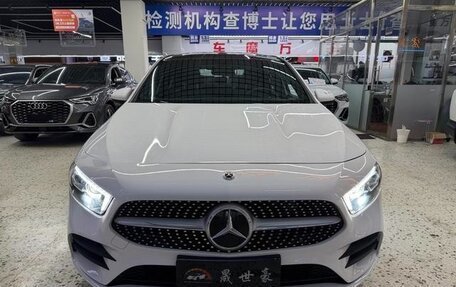 Mercedes-Benz A-Класс, 2022 год, 1 750 000 рублей, 2 фотография