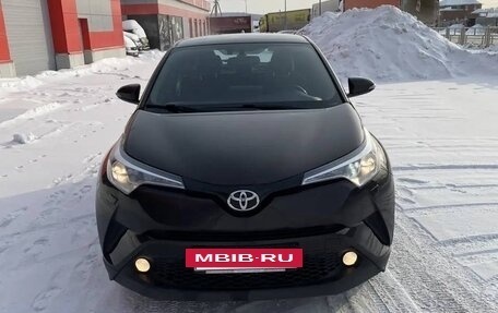 Toyota C-HR I рестайлинг, 2019 год, 2 150 000 рублей, 2 фотография