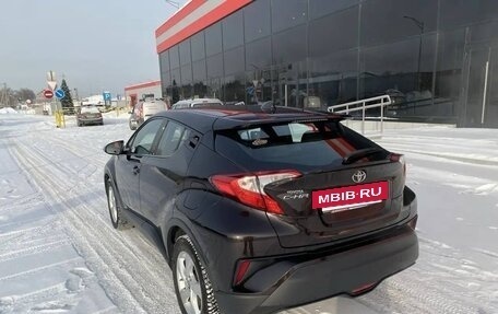 Toyota C-HR I рестайлинг, 2019 год, 2 150 000 рублей, 7 фотография