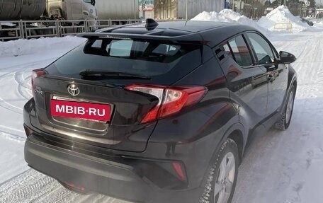 Toyota C-HR I рестайлинг, 2019 год, 2 150 000 рублей, 8 фотография