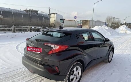 Toyota C-HR I рестайлинг, 2019 год, 2 150 000 рублей, 5 фотография