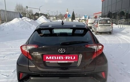 Toyota C-HR I рестайлинг, 2019 год, 2 150 000 рублей, 6 фотография