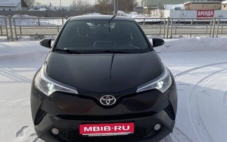Toyota C-HR I рестайлинг, 2019 год, 2 150 000 рублей, 31 фотография