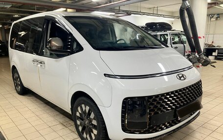 Hyundai Staria, 2022 год, 5 399 000 рублей, 2 фотография