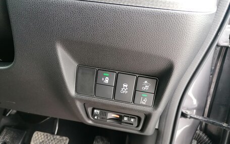 Honda Stepwgn IV, 2017 год, 1 950 000 рублей, 21 фотография