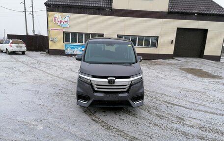 Honda Stepwgn IV, 2017 год, 1 950 000 рублей, 32 фотография