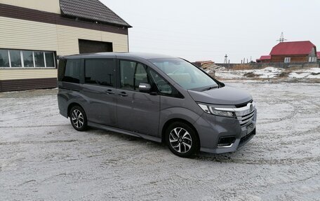 Honda Stepwgn IV, 2017 год, 1 950 000 рублей, 31 фотография