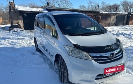 Honda Freed I, 2013 год, 1 350 000 рублей, 4 фотография