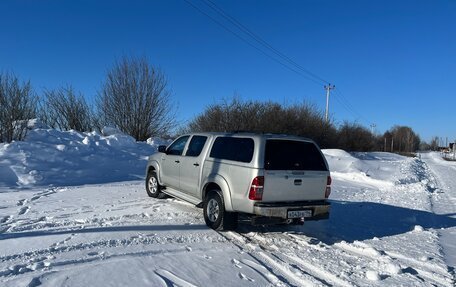 Toyota Hilux VII, 2013 год, 2 000 000 рублей, 7 фотография