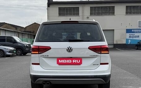 Volkswagen Touran III, 2021 год, 1 600 000 рублей, 4 фотография