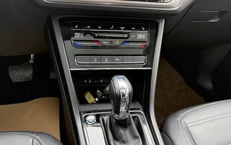 Volkswagen Touran III, 2021 год, 1 600 000 рублей, 22 фотография