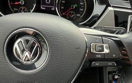 Volkswagen Touran III, 2021 год, 1 600 000 рублей, 28 фотография