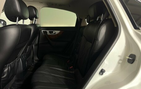 Infiniti QX70, 2014 год, 1 899 000 рублей, 29 фотография